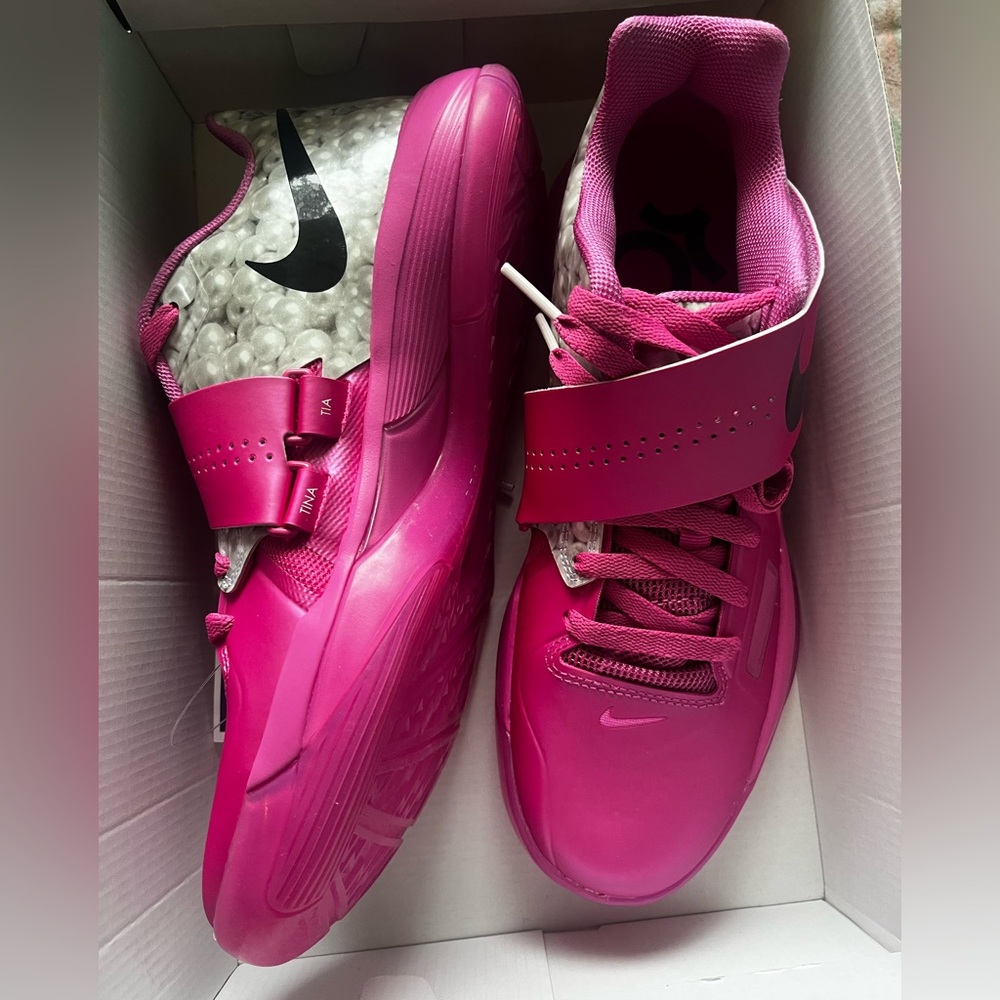 NIB Nike KD 4 Aunt‎ Pearl basketball shoes men’s 9 or women’s size 10.5
